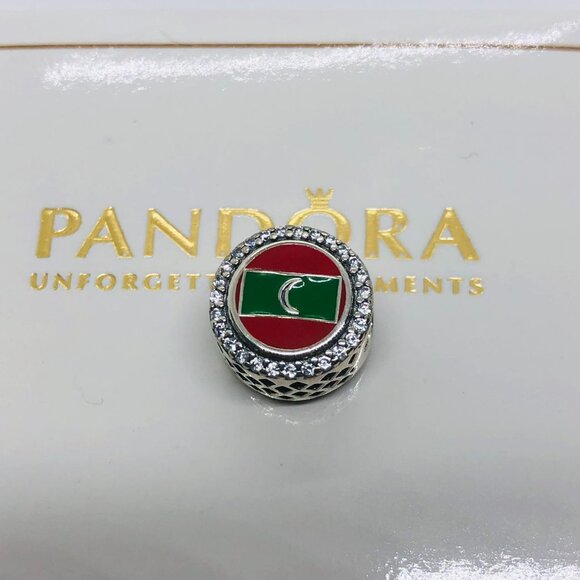🌞📖Pandora Maldives Flag Dangle Charm Flag of the Maldives Bead Charm - Picture 1 of 4